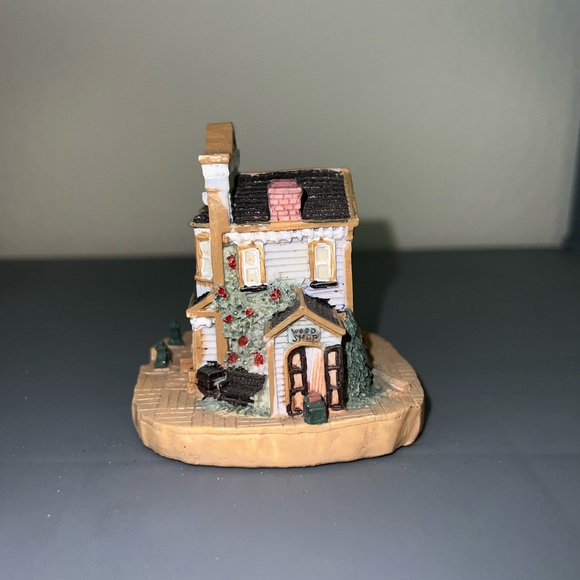 Miniature Cox's Furniture Building Figurine - Picture 5 of 7